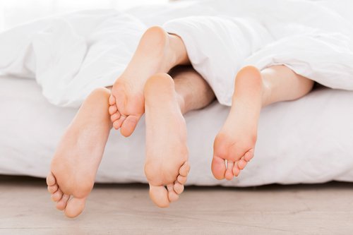 Dùng bao cao su có bị lây bệnh xã hội không?