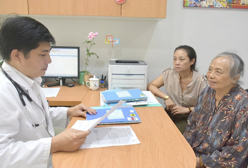 Thay van động mạch chủ cho bệnh nhân Nguyễn thị Tề