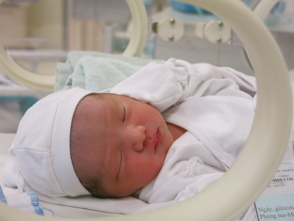 Bảng cân nặng chuẩn của bé sinh non Bảng cân nặng chuẩn của bé sinh non