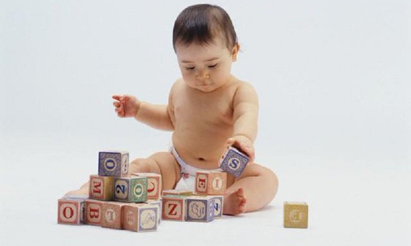 Trẻ 11 tháng tuổi biết làm những gì? Trẻ 11 tháng tuổi biết làm những gì?