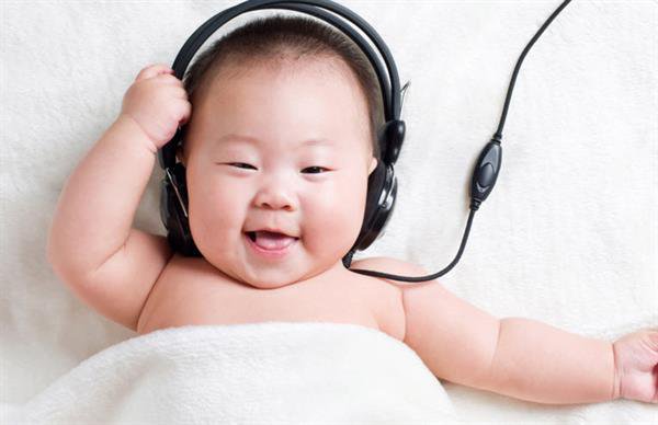 Tuần thứ 7 sau khi bé chào đời Tuần thứ 7 sau khi bé chào đời