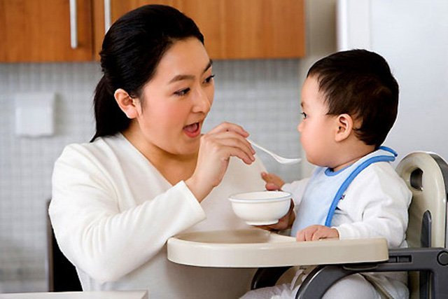 Hướng dẫn bù nước cho trẻ bị tiêu chảy Hướng dẫn bù nước cho trẻ bị tiêu chảy