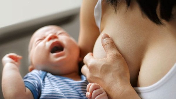 Dấu hiệu trẻ bị nhiễm khuẩn sơ sinh Dấu hiệu trẻ bị nhiễm khuẩn sơ sinh