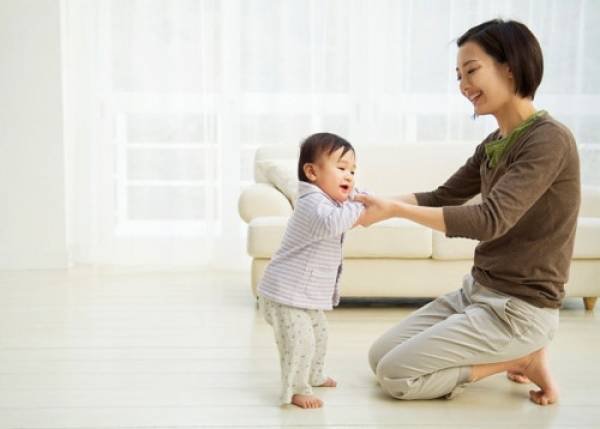 Các dấu mốc vận động quan trọng của trẻ Các dấu mốc vận động quan trọng của trẻ