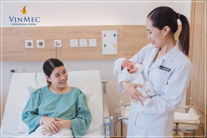 Tuần đầu tiên sau khi chào đời: Làm quen với trẻ Tuần đầu tiên sau khi chào đời: Làm quen với trẻ