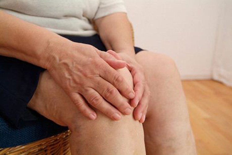 Thoái hóa khớp gối, nên làm gì?