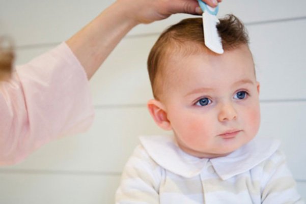 Rụng tóc từng mảng có đáng ngại? Rụng tóc từng mảng có đáng ngại?