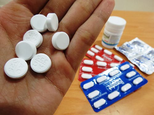 Những loại thuốc và dụng cụ y tế nhất định phải có trong tủ thuốc gia đình Những loại thuốc và dụng cụ y tế nhất định phải có trong tủ thuốc gia đình