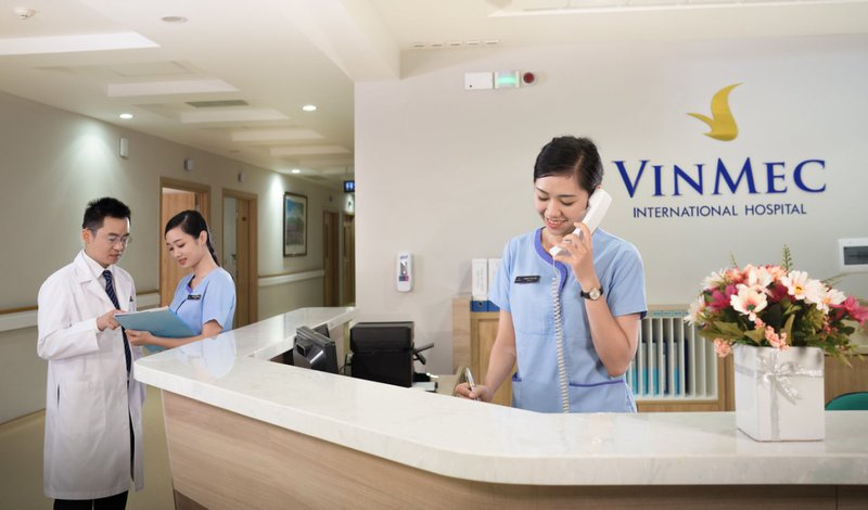 Lễ tân, đặt lịch khám, hẹn khám bệnh vinmec