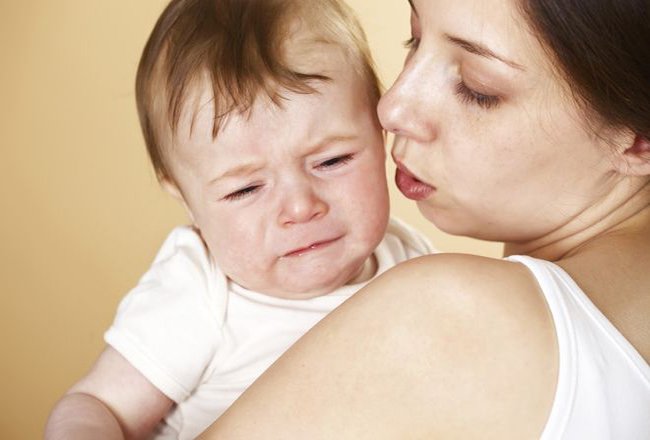 Đoán đúng ý khi trẻ quấy khóc nhiều, bố mẹ giảm căng thẳng Đoán đúng ý khi trẻ quấy khóc nhiều, bố mẹ giảm căng thẳng