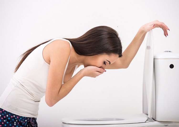 bị nôn sau khi tiêm cúm
