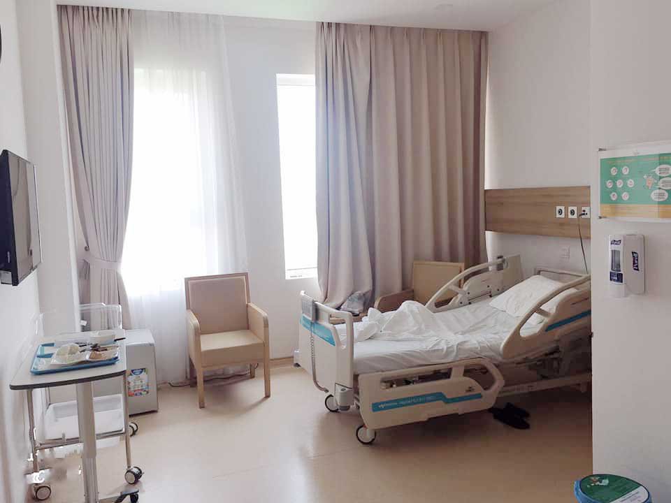 Closeup of Vinmec's standard postpartum room Vinmec