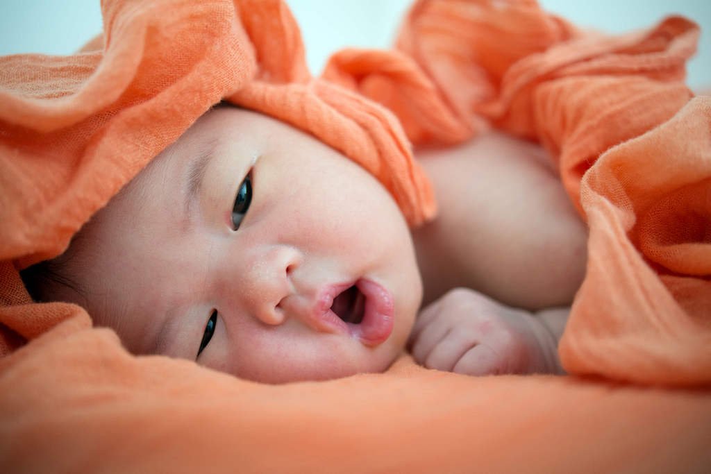 Tình trạng quấy khóc do đầy hơi bụng của trẻ sau sinh (Colic) Tình trạng quấy khóc do đầy hơi bụng của trẻ sau sinh (Colic)