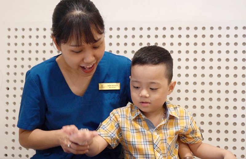 điều trị thành công trẻ tự kỷ