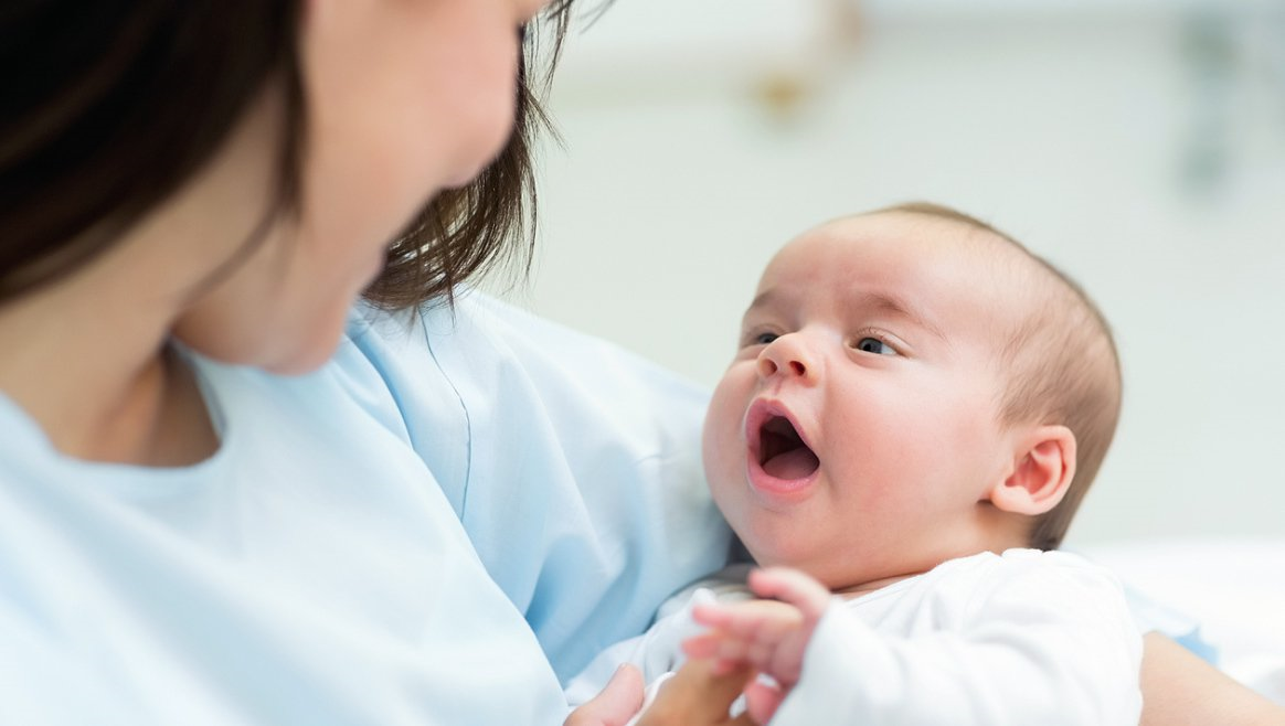 Giao tiếp bằng mắt giúp trẻ sơ sinh phát triển kỹ năng ngôn ngữ như thế nào? Giao tiếp bằng mắt giúp trẻ sơ sinh phát triển kỹ năng ngôn ngữ như thế nào?