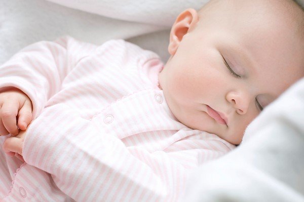 Có thể làm "chuyện ấy" khi em bé sơ sinh ở cùng phòng cha mẹ? Có thể làm "chuyện ấy" khi em bé sơ sinh ở cùng phòng cha mẹ?