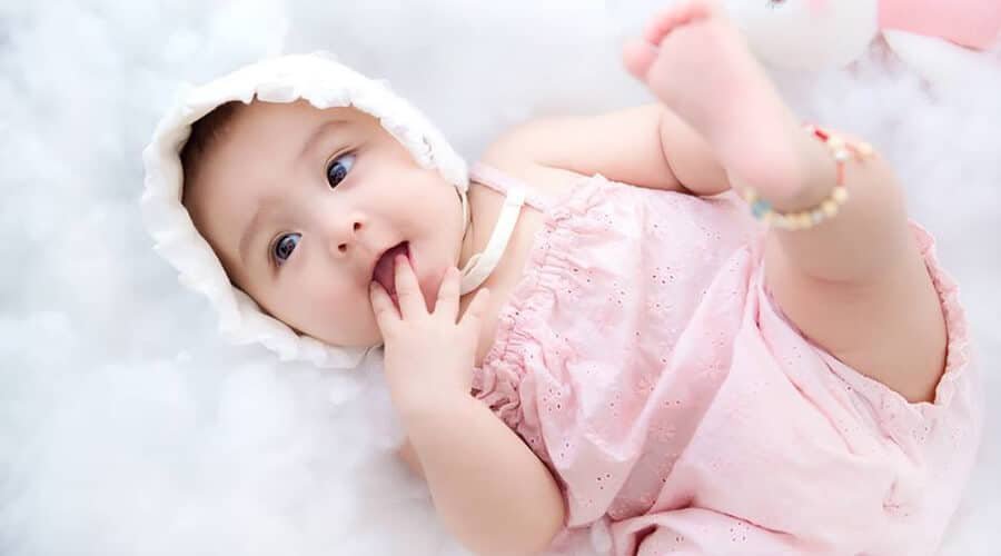 Sự phát triển của trẻ 21 tuần tuổi sau sinh Sự phát triển của trẻ 21 tuần tuổi sau sinh