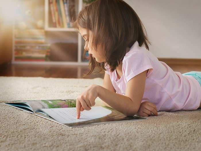 Dạy trẻ cách đọc sách từ sớm Dạy trẻ cách đọc sách từ sớm