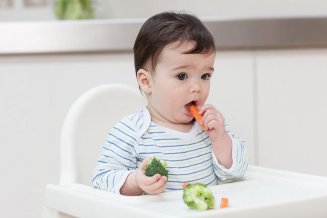 Sự phát triển của trẻ ở tháng thứ 16 sau sinh Sự phát triển của trẻ ở tháng thứ 16 sau sinh