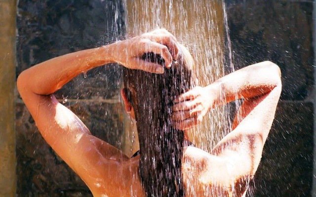 Tắm nước lạnh có tác dụng gì? Tắm nước lạnh có tác dụng gì?