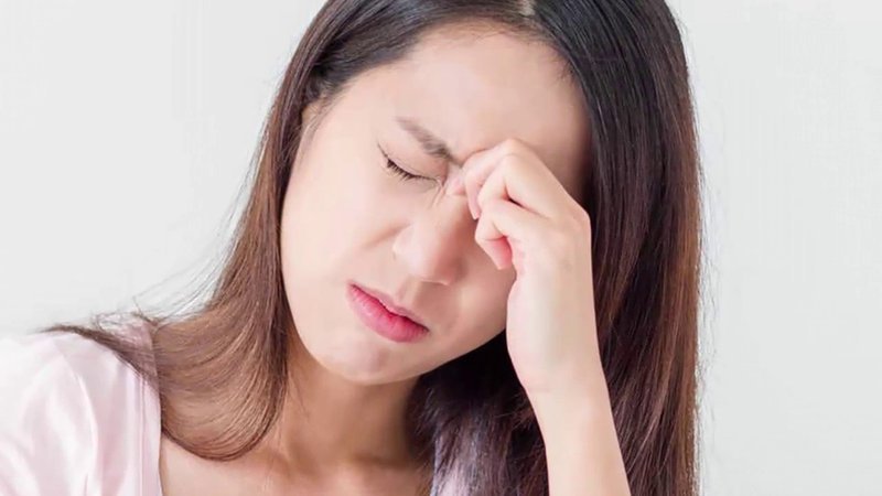 Bấm huyệt chữa đau đầu và nhức đầu Bấm huyệt chữa đau đầu và nhức đầu