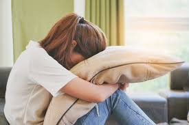 Cô đơn mãn tính: Những điều cần biết về nguyên nhân, triệu chứng và phương pháp điều trị Cô đơn mãn tính: Những điều cần biết về nguyên nhân, triệu chứng và phương pháp điều trị