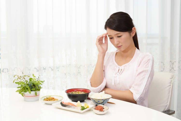 Không thèm ăn khi mang thai có bình thường không? | Vinmec