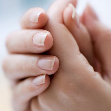 Làm sao để móng tay nhanh dài?